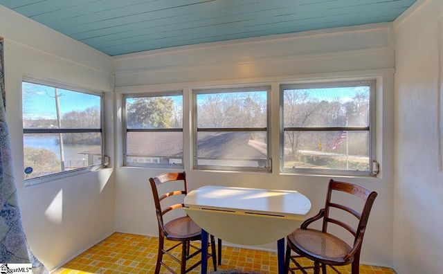 1212 Riveroak Road, Inman, SC 29349