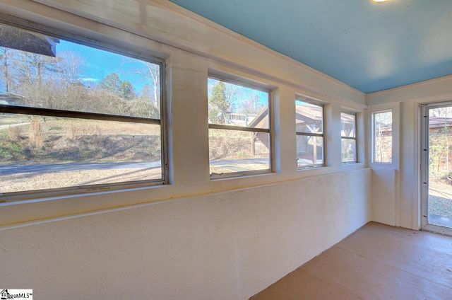 1212 Riveroak Road, Inman, SC 29349