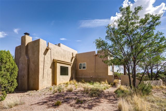 1 Blue Corn Trace, Santa Fe, NM 87508