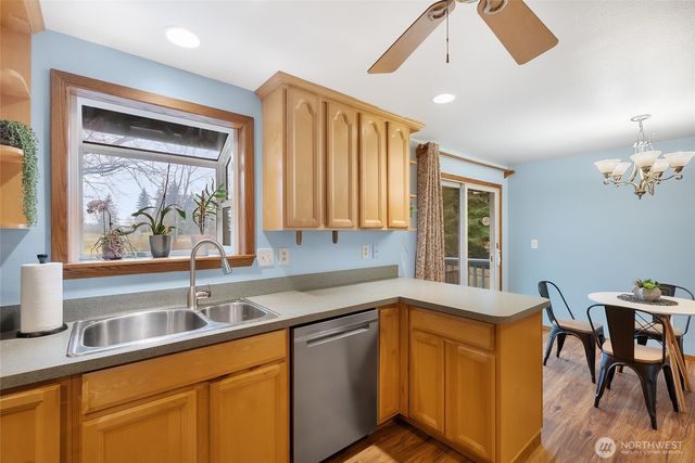 5984 Longdin Road, Ferndale, WA 98248