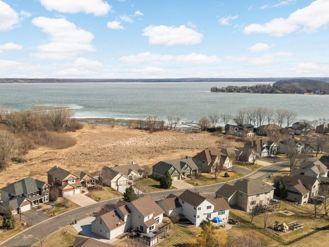 1763 Sandbar Circle, Waconia, MN 55387