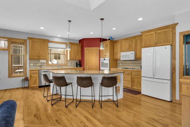 1763 Sandbar Circle, Waconia, MN 55387