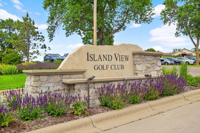 1763 Sandbar Circle, Waconia, MN 55387