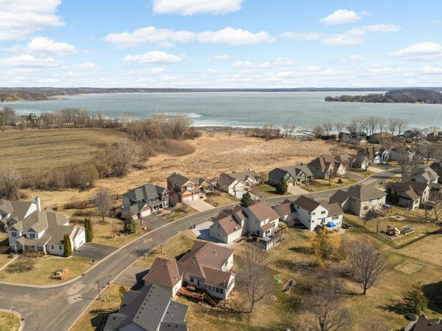 1763 Sandbar Circle, Waconia, MN 55387