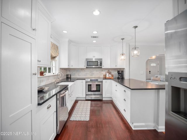 1558 INGLESIDE Avenue, Jacksonville, FL 32205