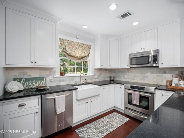 1558 INGLESIDE Avenue, Jacksonville, FL 32205