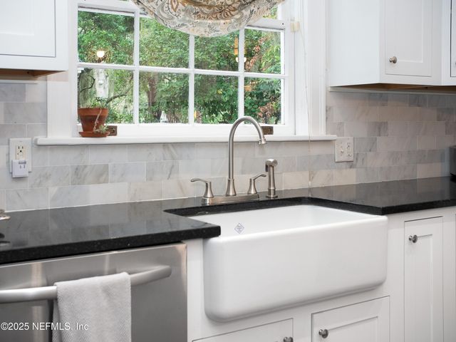 1558 INGLESIDE Avenue, Jacksonville, FL 32205