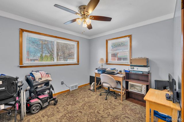 8701 Glengary Street, Dearborn Heights, MI 48127