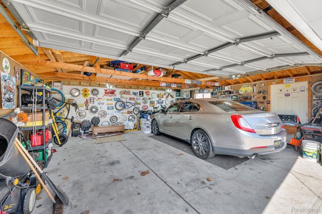 8701 Glengary Street, Dearborn Heights, MI 48127
