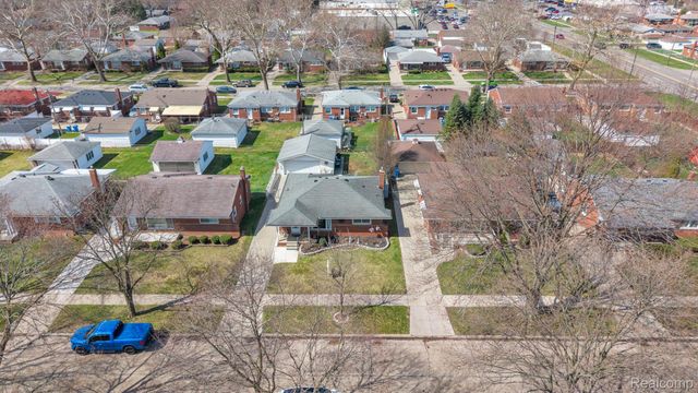 8701 Glengary Street, Dearborn Heights, MI 48127