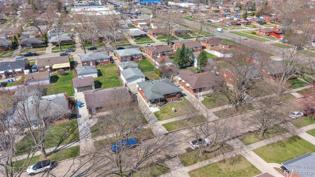 8701 Glengary Street, Dearborn Heights, MI 48127