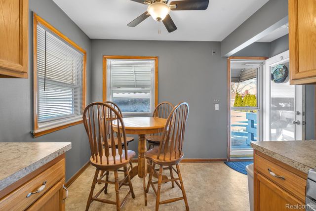 8701 Glengary Street, Dearborn Heights, MI 48127