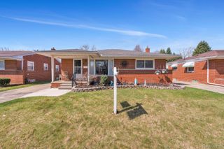 8701 Glengary Street, Dearborn Heights, MI 48127