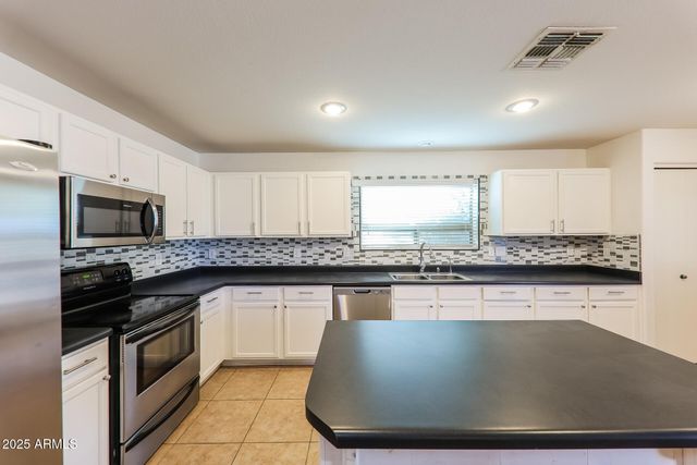 22512 N DAVIS Way, Maricopa, AZ 85138