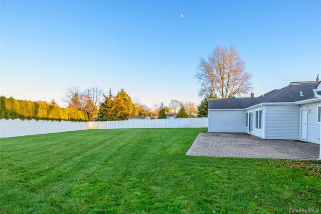 6 Hillview Court, Commack, NY 11725