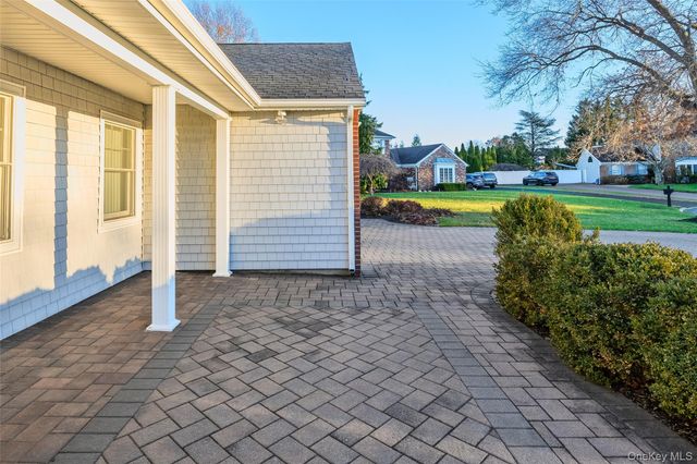 6 Hillview Court, Commack, NY 11725