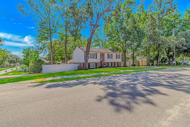 313 N Poplar Dr., Myrtle Beach, SC 29575