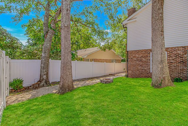 313 N Poplar Dr., Myrtle Beach, SC 29575