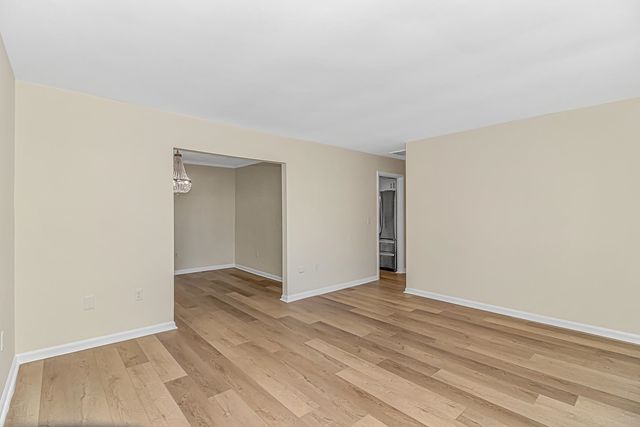 313 N Poplar Dr., Myrtle Beach, SC 29575