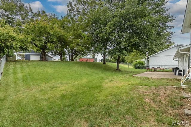 615 Country Lake Drive, St Peters, MO 63376
