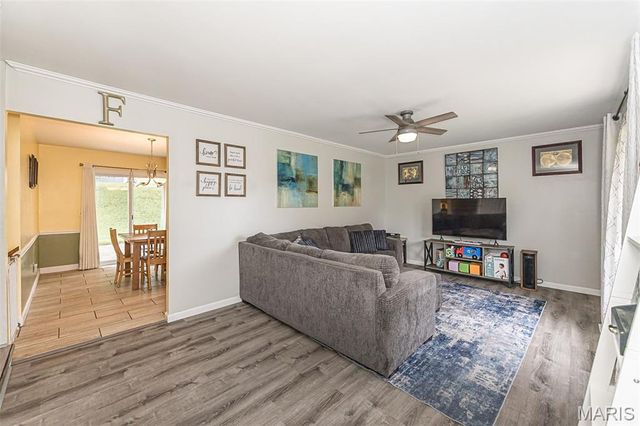 615 Country Lake Drive, St Peters, MO 63376