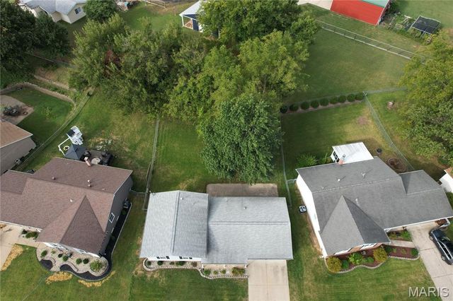 615 Country Lake Drive, St Peters, MO 63376