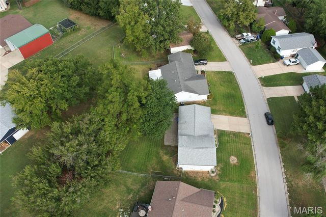 615 Country Lake Drive, St Peters, MO 63376