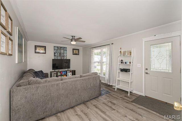 615 Country Lake Drive, St Peters, MO 63376