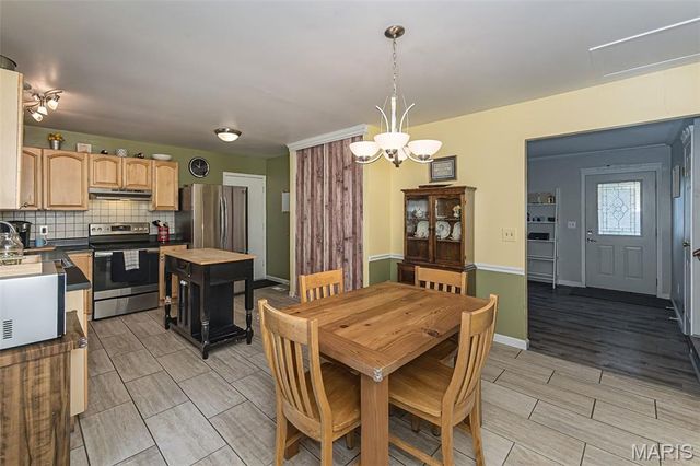 615 Country Lake Drive, St Peters, MO 63376