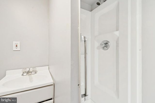 2743 GUILFORD AVE, Baltimore, MD 21218