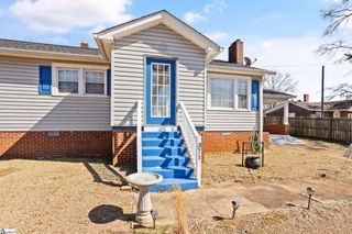 371 Tucapau Road, Wellford, SC 29385