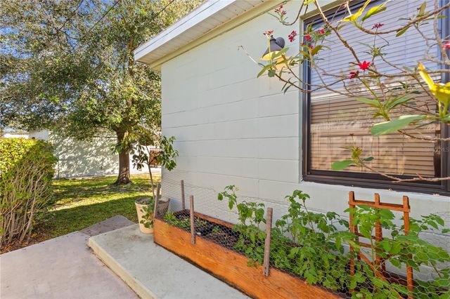 837 42ND AVENUE N, St Petersburg, FL 33703
