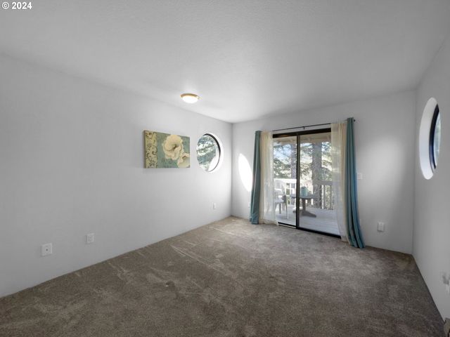 1735 ARCH Ln, Brookings, OR 97415