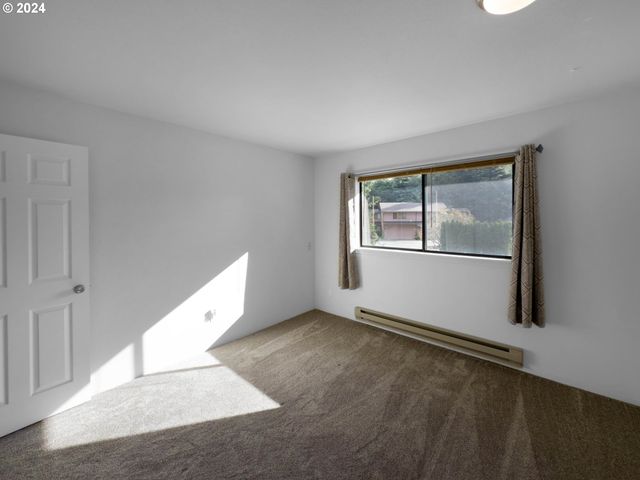 1735 ARCH Ln, Brookings, OR 97415