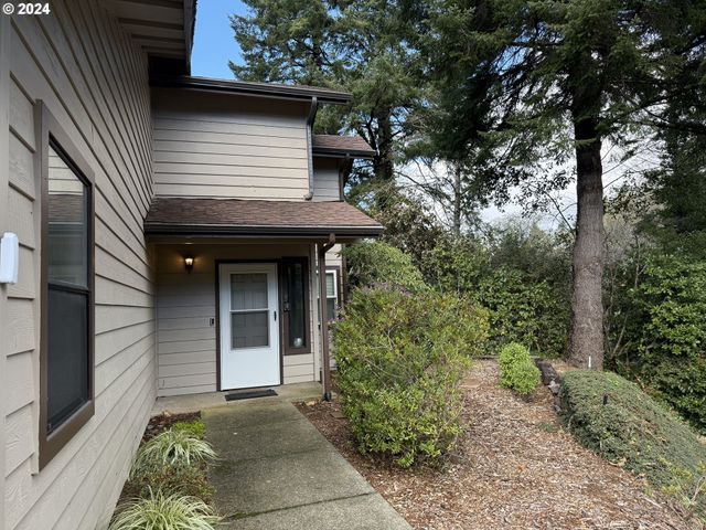 1735 ARCH Ln, Brookings, OR 97415