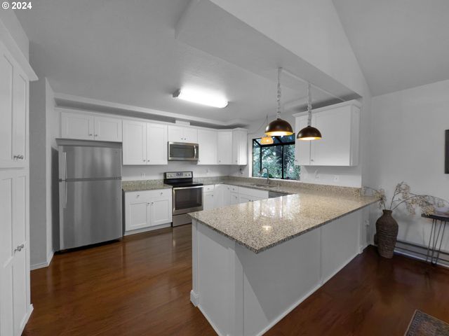 1735 ARCH Ln, Brookings, OR 97415