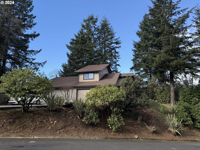 1735 ARCH Ln, Brookings, OR 97415