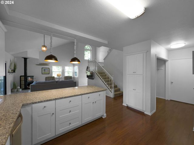1735 ARCH Ln, Brookings, OR 97415