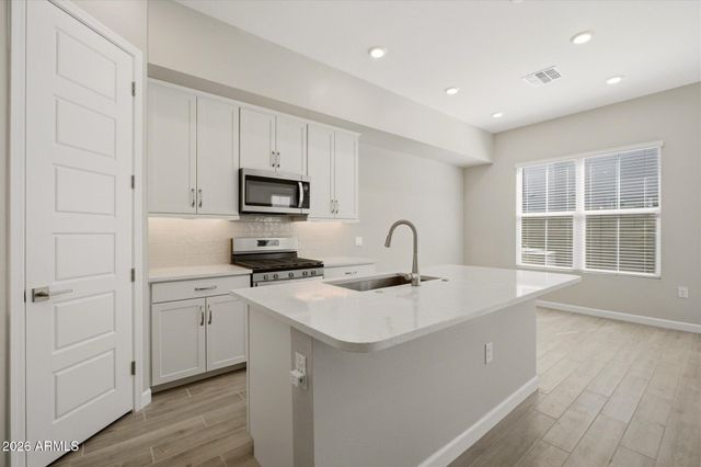 5027 E GALLOP Way, Scottsdale, AZ 85254