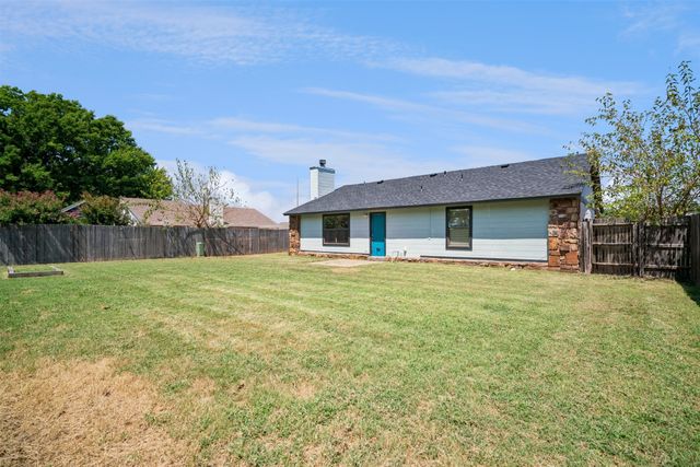 1305 W Waco Street, Broken Arrow, OK 74011