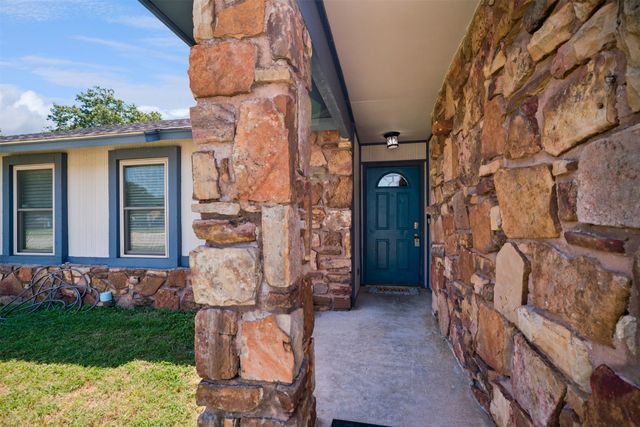 1305 W Waco Street, Broken Arrow, OK 74011