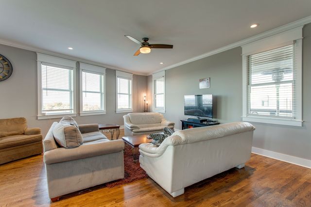 446 37th Ave, N, Nashville, TN 37209