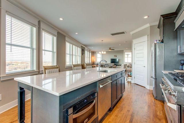 446 37th Ave, N, Nashville, TN 37209