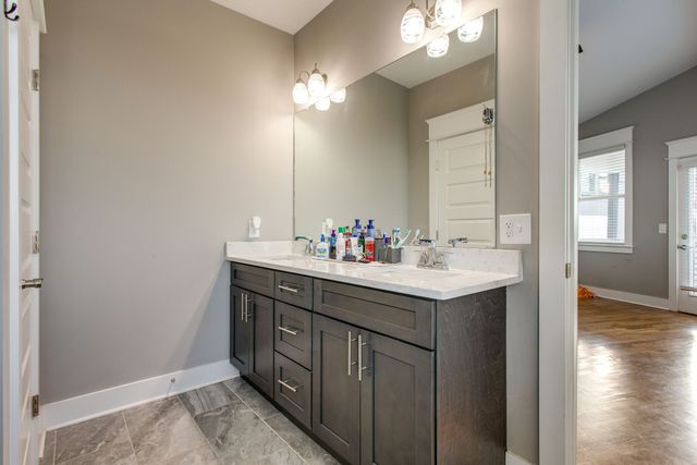 446 37th Ave, N, Nashville, TN 37209