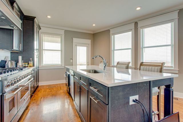 446 37th Ave, N, Nashville, TN 37209