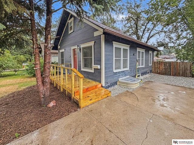 2810 S 11th Street, Lincoln, NE 68502