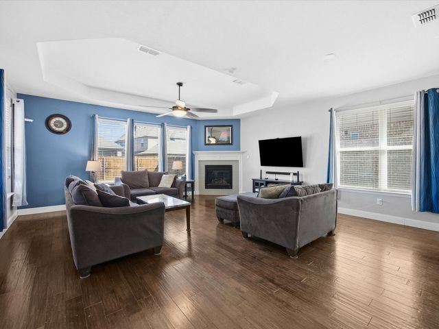 1056 Mesa Crest Drive, Fort Worth, TX 76052