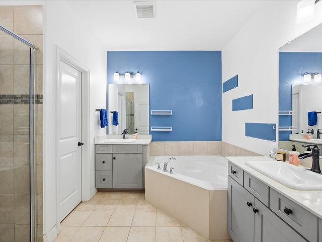 1056 Mesa Crest Drive, Fort Worth, TX 76052