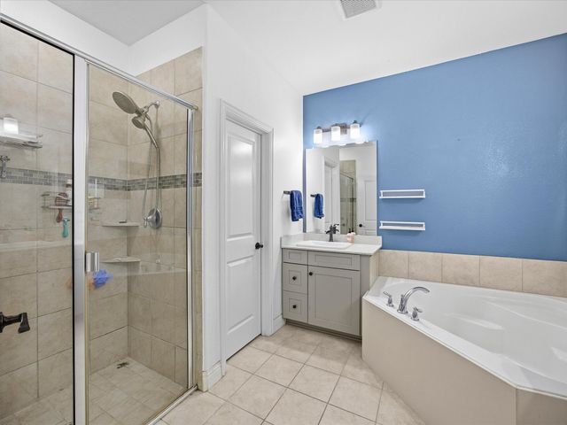 1056 Mesa Crest Drive, Fort Worth, TX 76052