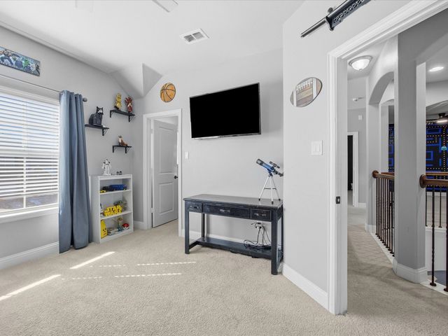 1056 Mesa Crest Drive, Fort Worth, TX 76052